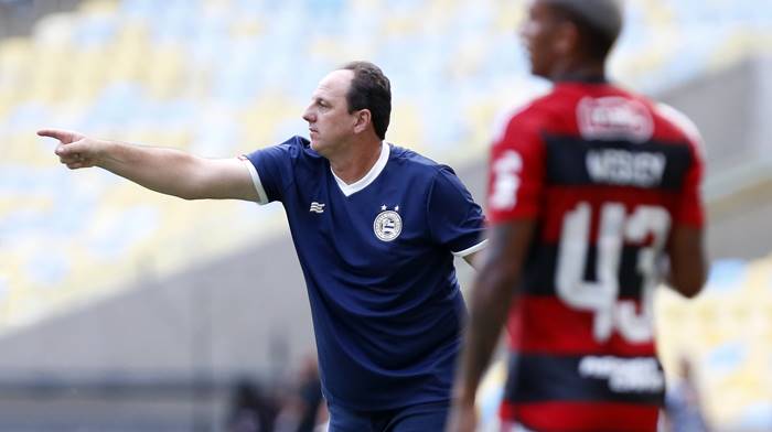 Com 11 derrotas em 11 jogos, Ceni justifica jejum diante do Flamengo