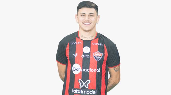 Vitória anuncia novo lateral-esquerdo, que já está em Salvador