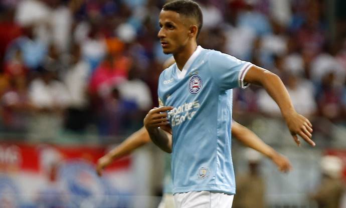 Ceni busca forma de encaixar Luciano Juba no time do Bahia