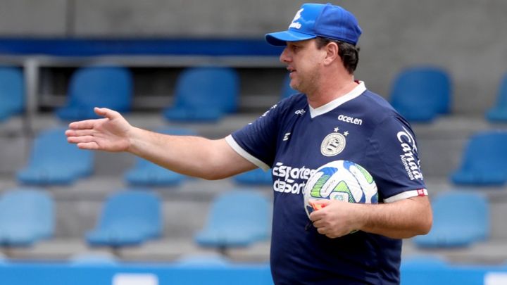 Ceni avalia manutenção de esquema e despista sobre substituto de Everaldo