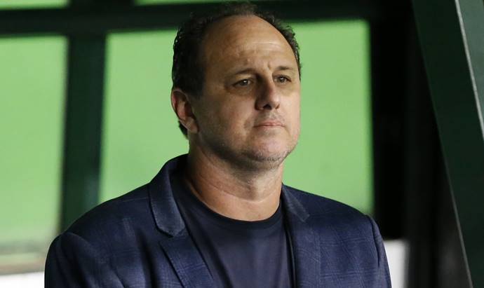 “Temos tempo para melhorar e sair da zona”, afirma Rogério Ceni