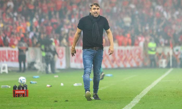 Após vencer Gre-Nal, técnico do Inter diz não temer rebaixamento