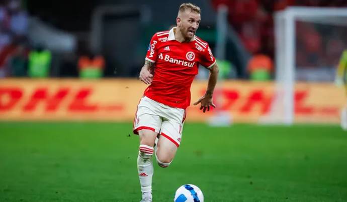 Recuperado de lesão, atacante retorna ao Inter contra o Bahia