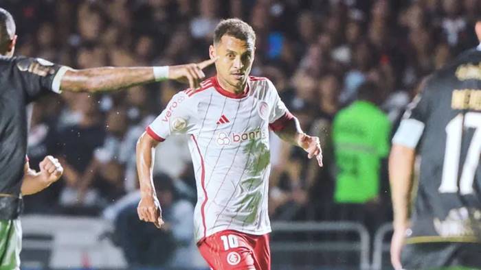 Vasco perde para o Inter e segue atolado no Z-4; Bahia agradece