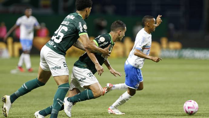 Bahia faz confronto direto com o Palmeiras pela manutenção no G-4