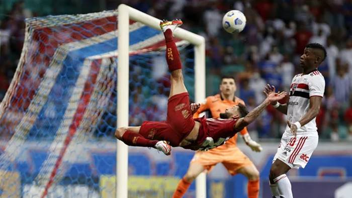 Bahia leva vantagem nos confrontos contra o São Paulo em Salvador