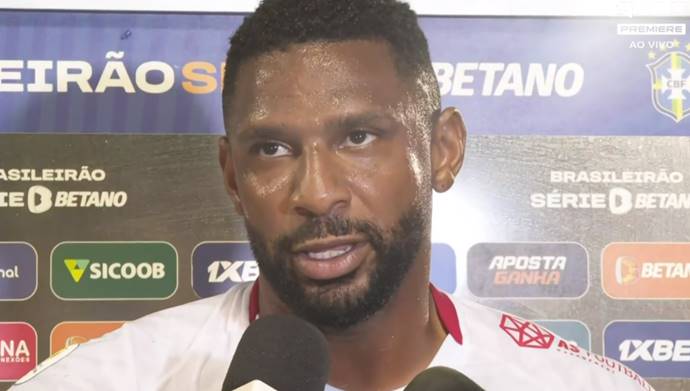 Rafael Donato valoriza empate com o Vitória: ‘É muito difícil ganhar aqui’