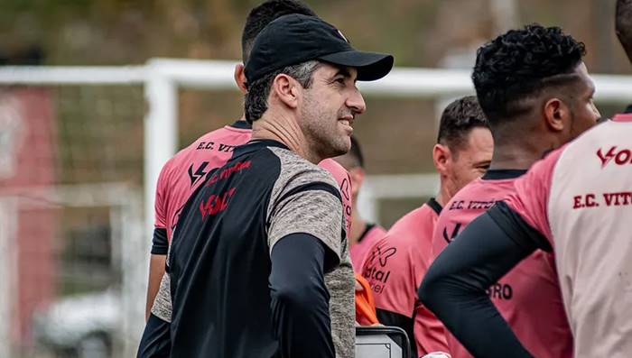 Vitória tem dúvida no ataque para enfrentar o Vila Nova; Veja provável time