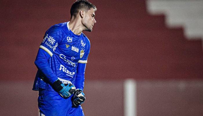 Vila Nova negocia com o Bahia para manter goleiro destaque do time na Série B