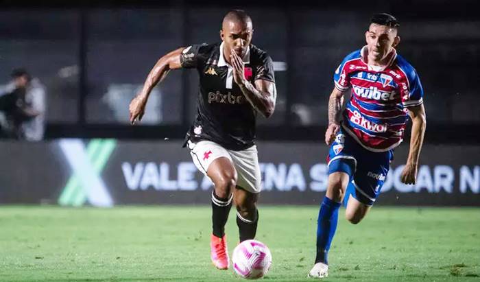 Vasco encaminha compra de lateral-direito cogitado no Vitória