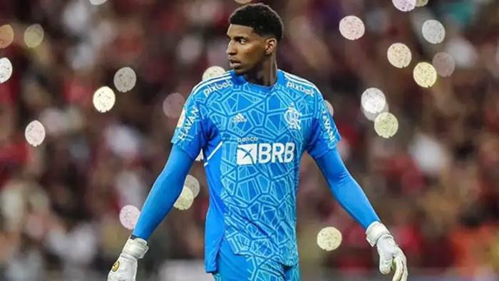 Vitória tenta contratar goleiro do Flamengo que atua em Portugal