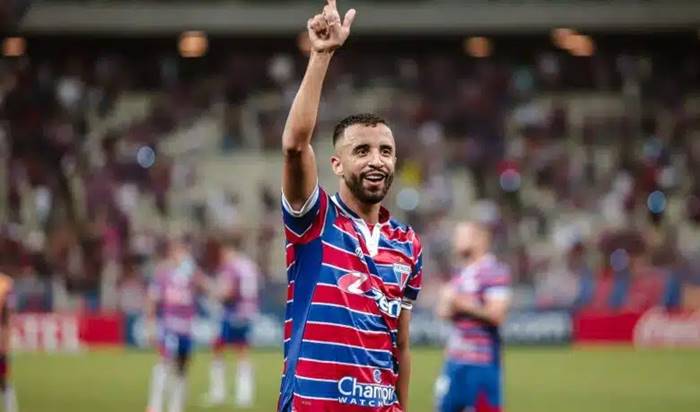 Bahia faz proposta superior a do Palmeiras e fica perto de volante do Fortaleza