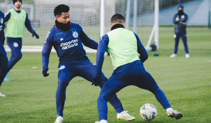 Bahia faz treino tático no penúltimo dia de atividades em Manchester