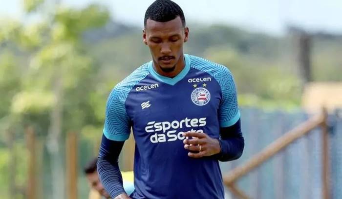 Rezende tem suspeita de lesão no joelho e vira preocupação no Bahia