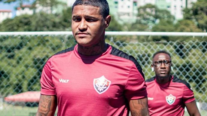 Volante sofre lesão e desfalca o Vitória; Destaque na Copinha é relacionado