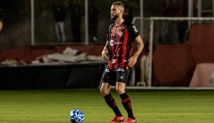 Diretor do São Paulo confirma interesse em zagueiro do Vitória