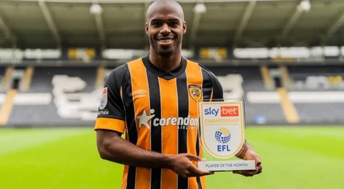 Centroavante faz exames em Manchester e viaja para se apresentar ao Bahia