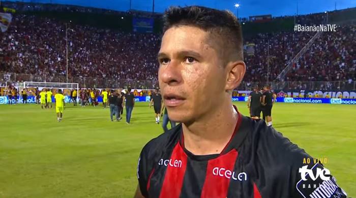 “O dinheiro não entra em campo”, diz Osvaldo após vitória no Ba-Vi