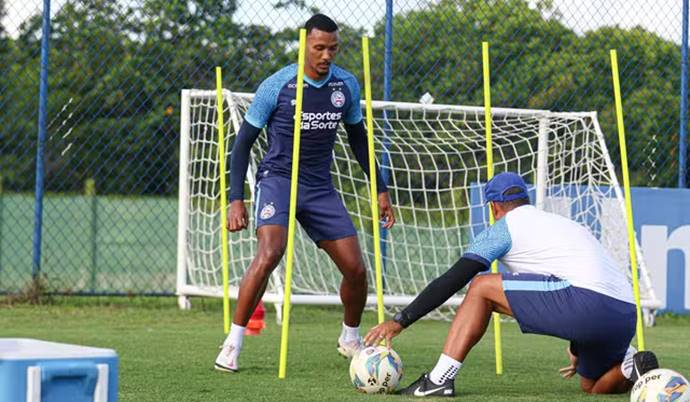 Rezende inicia transição física e se aproxima de retorno no Bahia