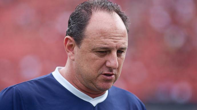 Após derrota no Ba-Vi, Ceni cita cansaço e trocas escassas para o meio-campo