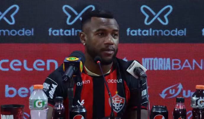 Volante fala sobre expectativa para estrear pelo Vitória no Ba-Vi