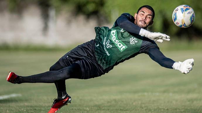 Condé confirma retorno importante para domingo e explica situação de Léo Gamalho