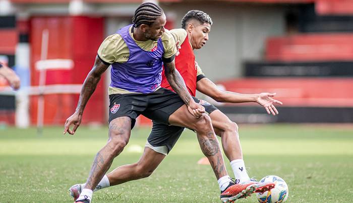 Vitória inicia preparação para pegar o Vasco; Camutanga segue na transição