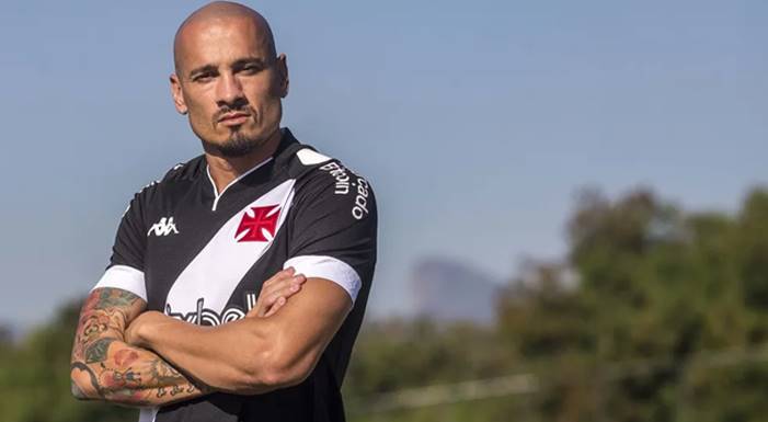 Além de volante e atacante, Vitória tem acerto com zagueiro experiente