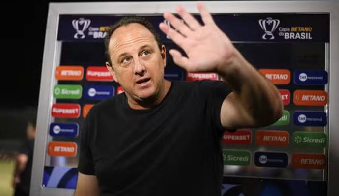 Ceni analisa desatenção em gols sofridos pelo Bahia no início dos jogos