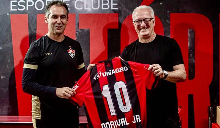 Sob os olhares de Dorival Júnior, Vitória treina com foco no Ba-Vi