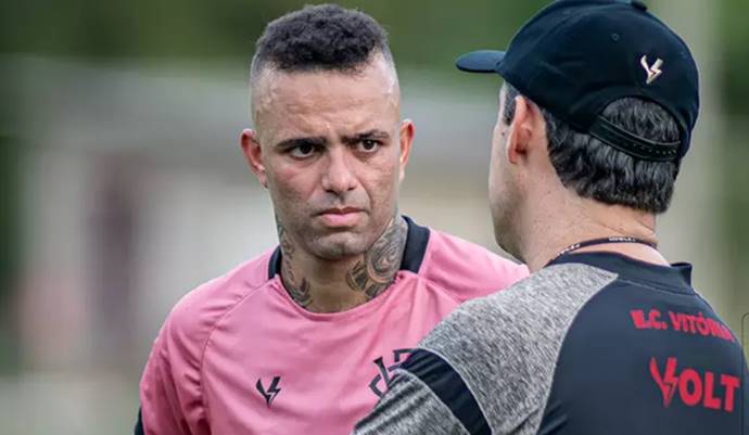 Vitória negocia a rescisão de contrato do meia-atacante Luan