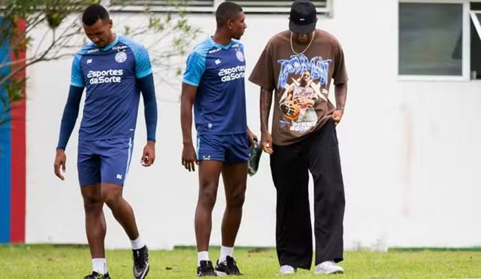 Com Talisca de ‘espectador’, Bahia faz penúltimo treino antes do Ba-Vi