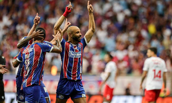 Bahia vence o Bragantino, amplia série invicta e segue colado no topo da Série A
