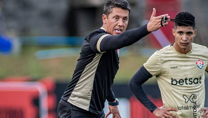 Carpini reconhece necessidade de melhorar ataque do Vitória