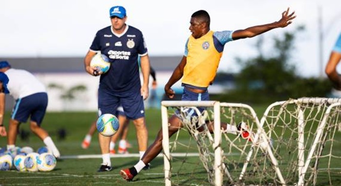 Ceni será obrigado a mudar escalação do Bahia após oito jogos