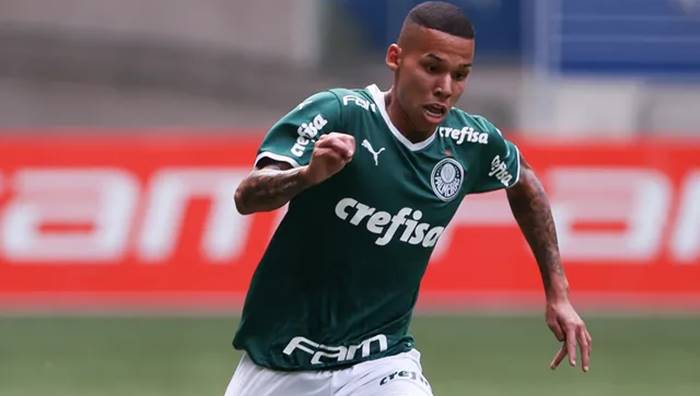 Vitória tem acerto encaminhado com lateral do Palmeiras para julho