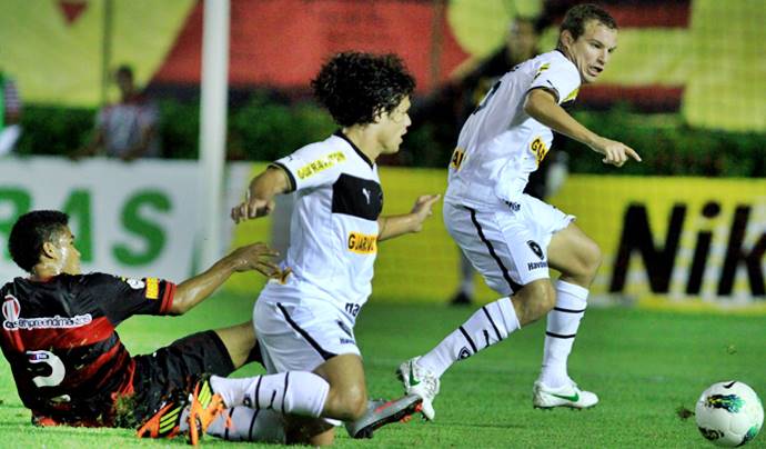 Vitória sempre foi uma pedra no sapato do Botafogo; Veja retrospecto