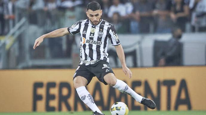 Zagueiro cogitado no Bahia pode retornar ao futebol brasileiro