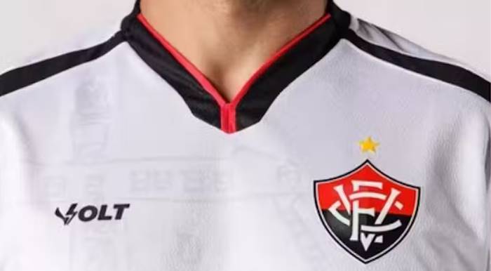 Vitória lança nova camisa 2 em homenagem aos 185 anos do Farol da Barra
