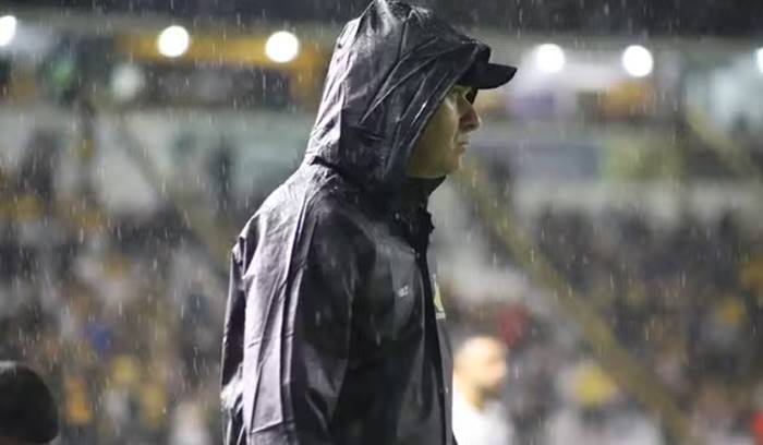 Tencati valoriza empate com o Bahia e vê árbitro rigoroso em expulsão