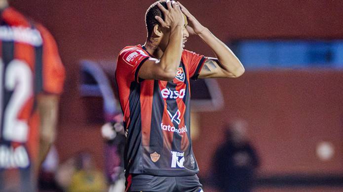 Com seis derrotas seguidas, Vitória iguala sequência negativa de 1938