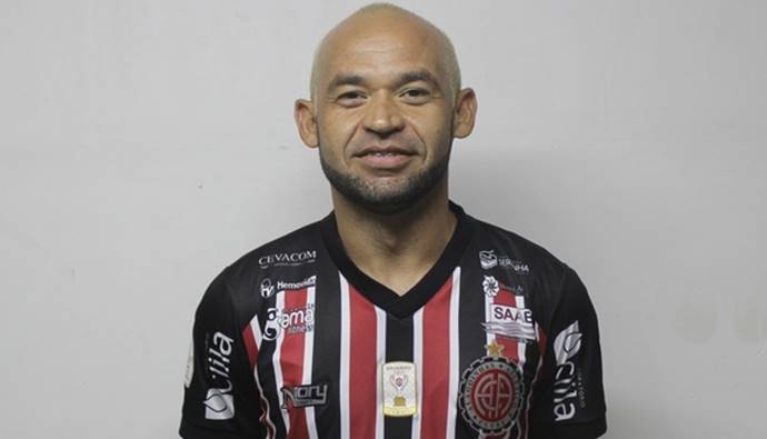 Grapiúna contrata lateral bicampeão baiano pelo Atlético de Alagoinhas