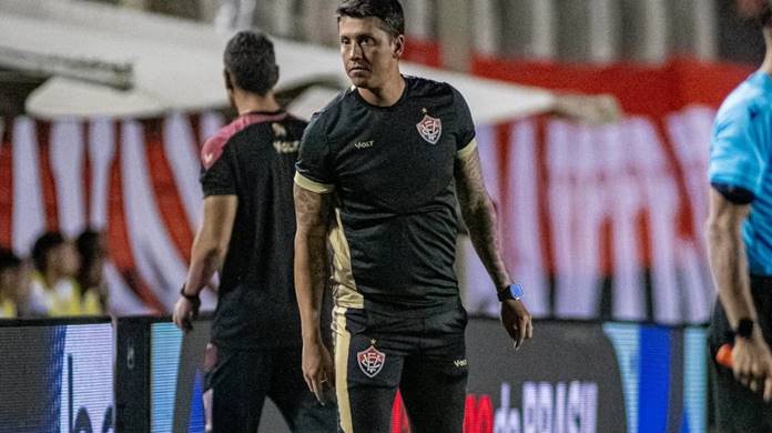 Carpini descarta ‘terra arrasada’ após 3º revés seguido e mantém otimismo