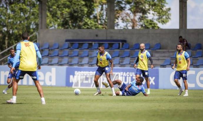 Com volta de Árias, Bahia segue preparação de olho no Corinthians
