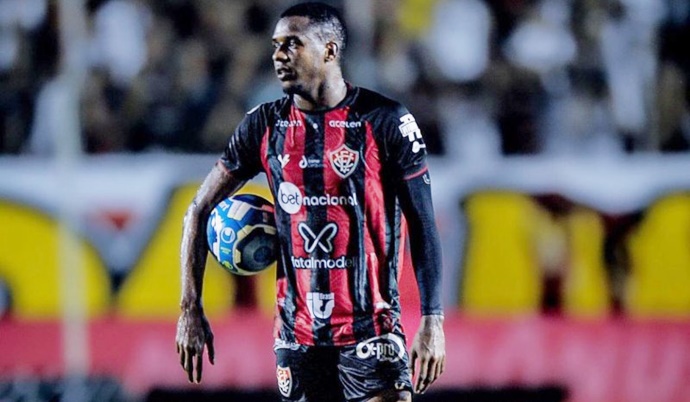 “Enquanto não mudar o comportamento, não vou levar”, diz Carpini sobre Dudu