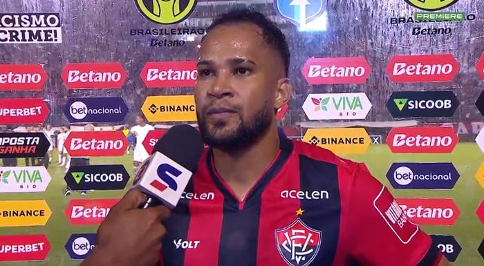 Atacante lamenta situação do Vitória e pede desculpas à torcida