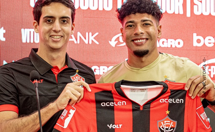 Apresentado no Vitória, volante explica características e elogia Carpini