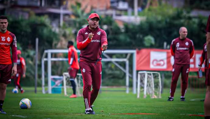 Com 9 baixas, Inter relaciona atletas da base para pegar o Bahia
