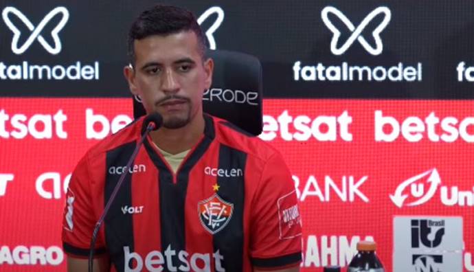 Novo reforço avalia concorrência por vaga no time titular do Vitória