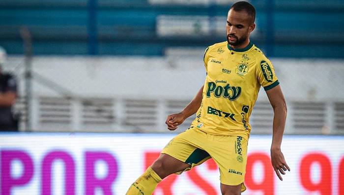 Vitória analisa retorno de zagueiro emprestado, revela diretor